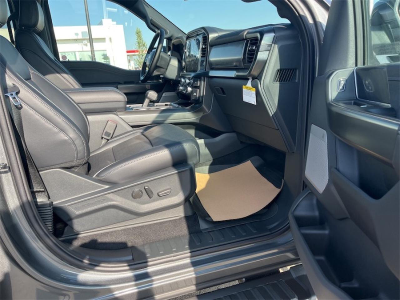 2025 Ford F-150 Lariat  - Tow Package Photo5