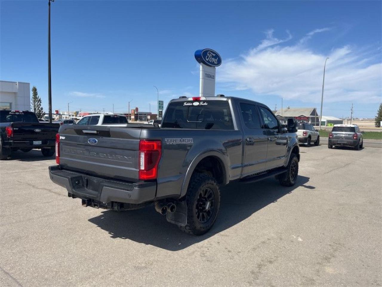 2022 Ford F-350 Super Duty Lariat  - Leather Seats Photo5