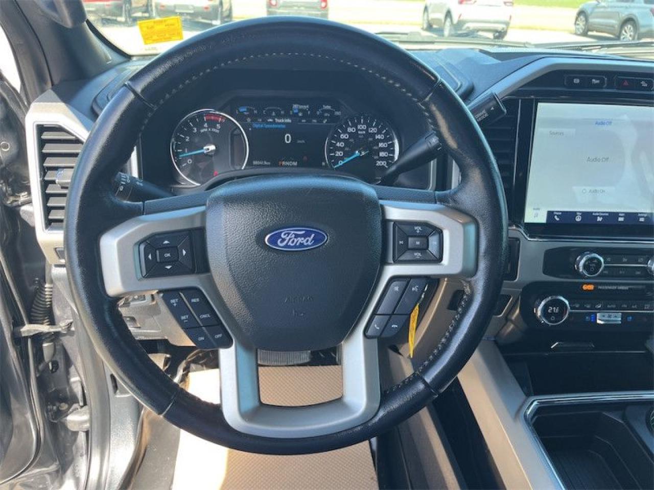 2022 Ford F-350 Super Duty Lariat  - Leather Seats Photo5