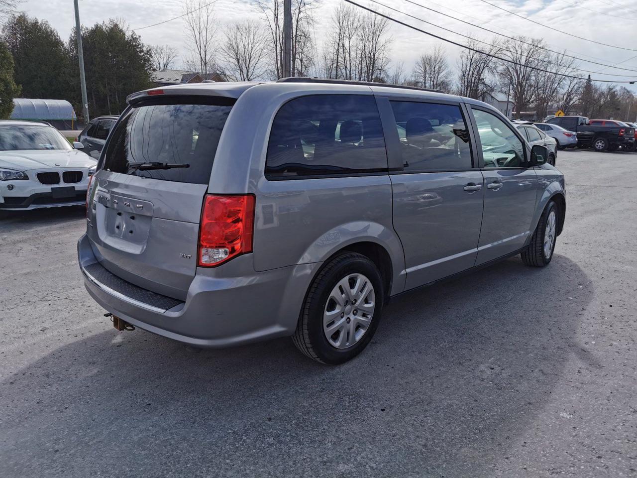 2019 Dodge Grand Caravan SE - Photo #5