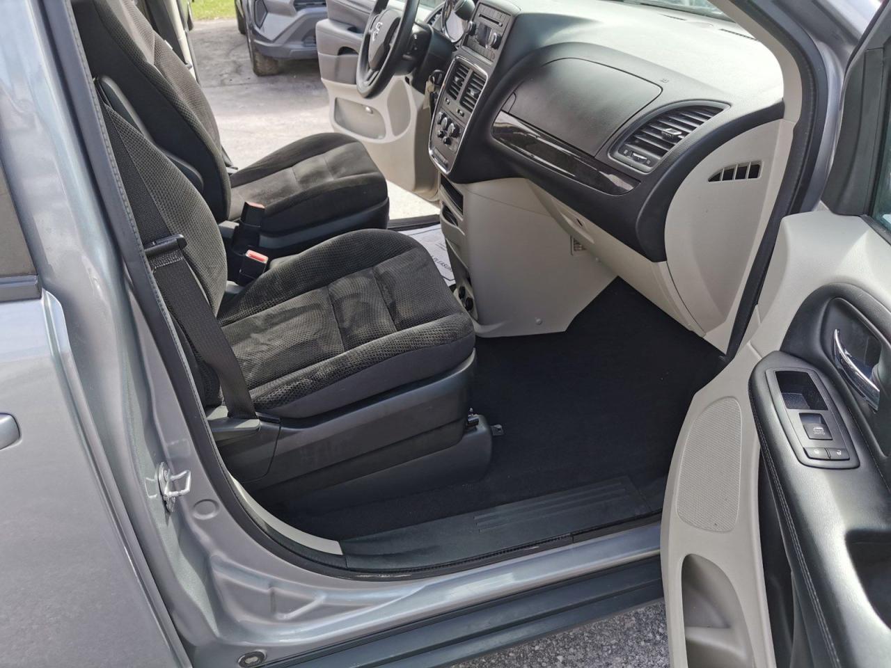2019 Dodge Grand Caravan SE - Photo #23