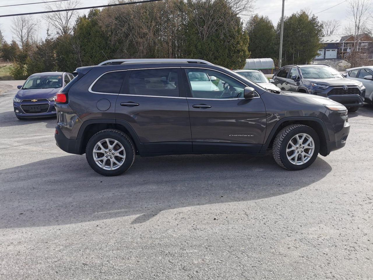 2014 Jeep Cherokee Latitude - Photo #4