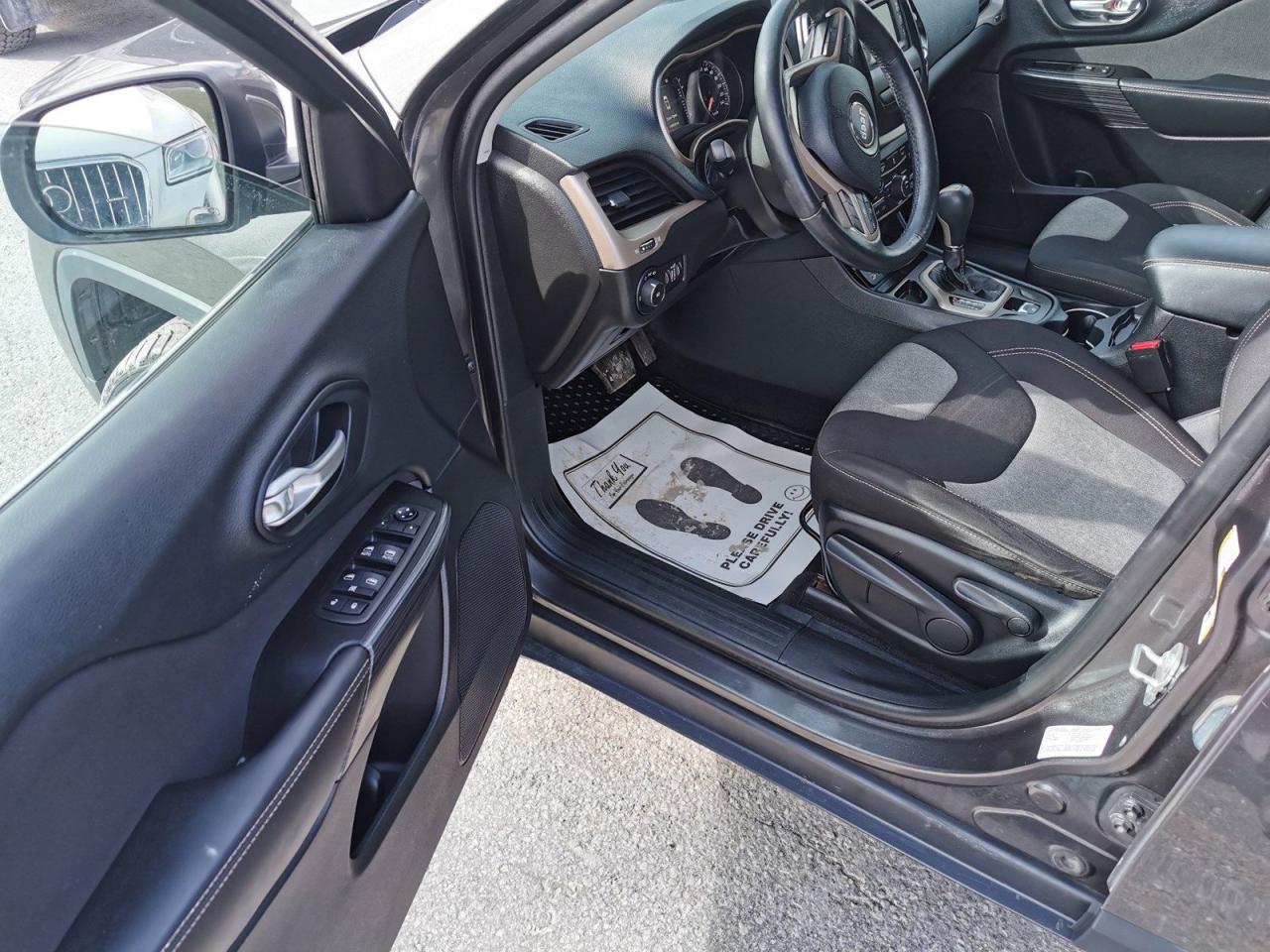 2014 Jeep Cherokee Latitude - Photo #10