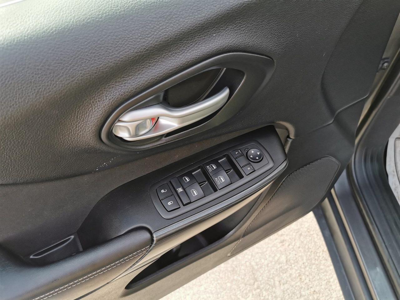 2014 Jeep Cherokee Latitude - Photo #11