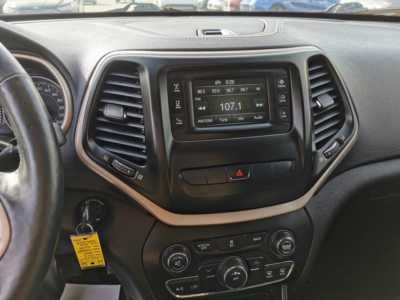 2014 Jeep Cherokee Latitude - Photo #16