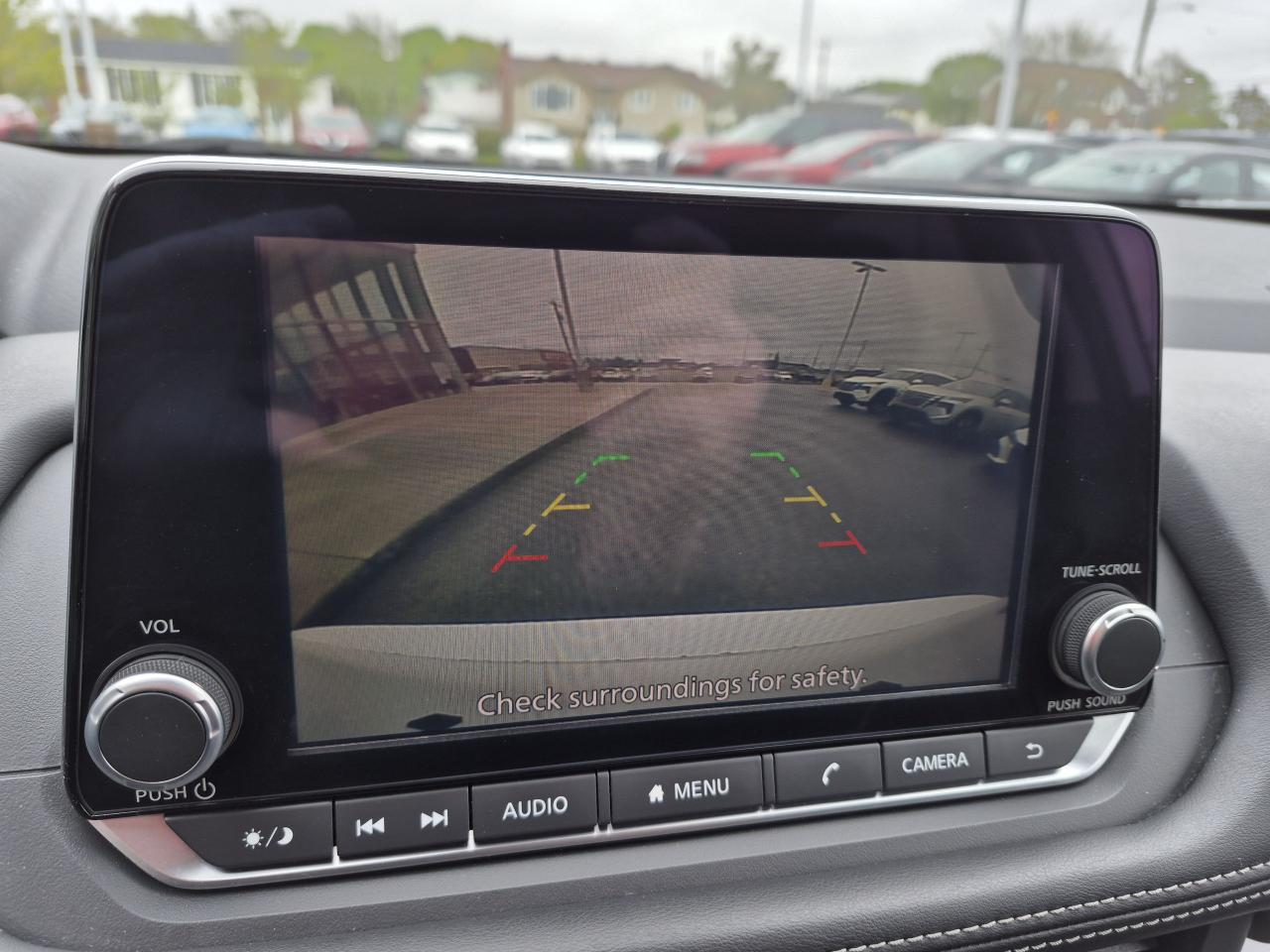 2024 Nissan Rogue SV MOONROOF Photo11