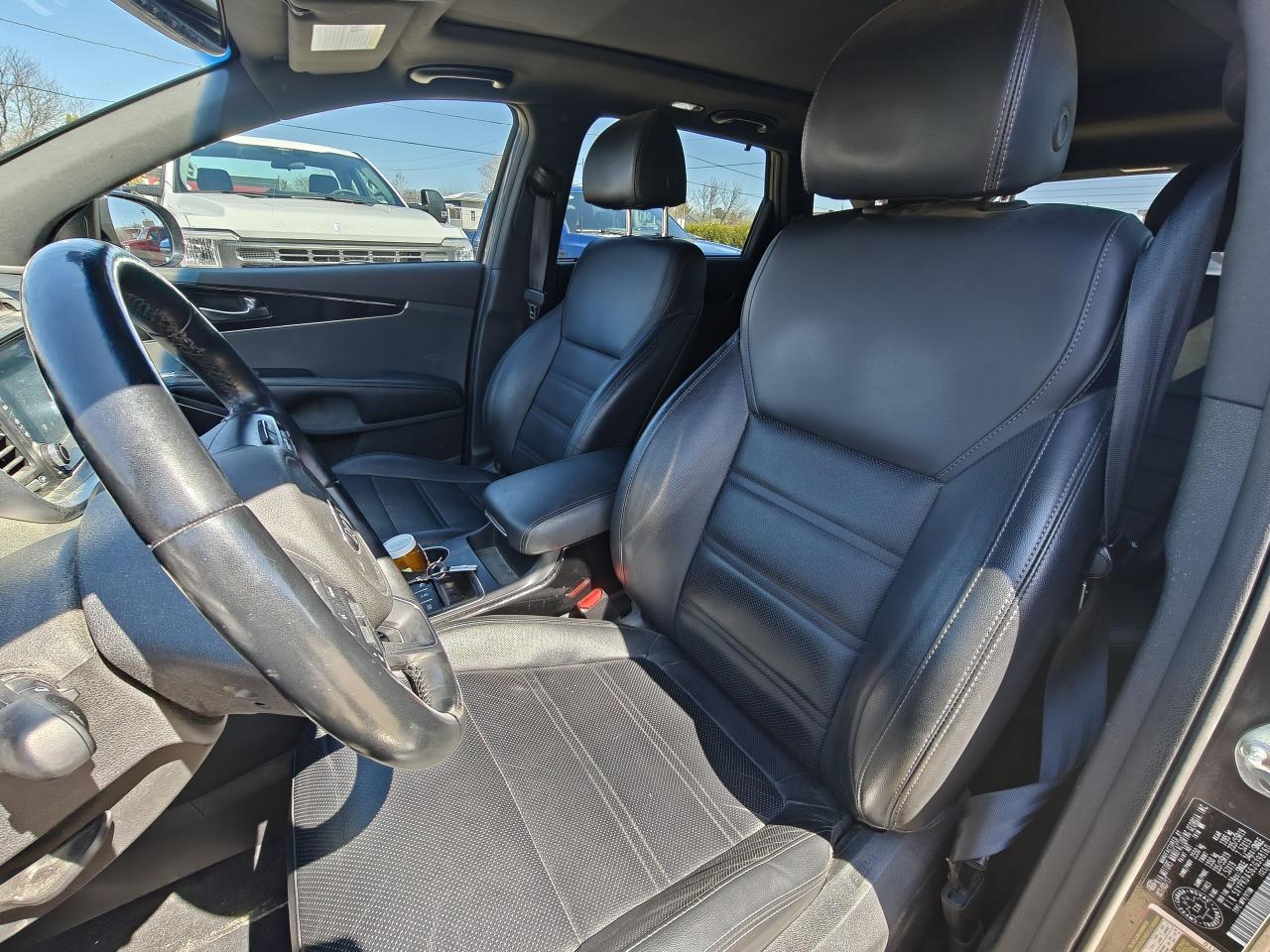 2018 Kia Sorento SX Photo4