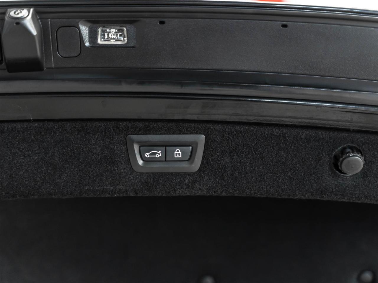 2023 BMW M8 COMPETITION|CONVERTIBLE|M CARBON BUCKETS|PREMIUM PKG|B&W SOUND Photo