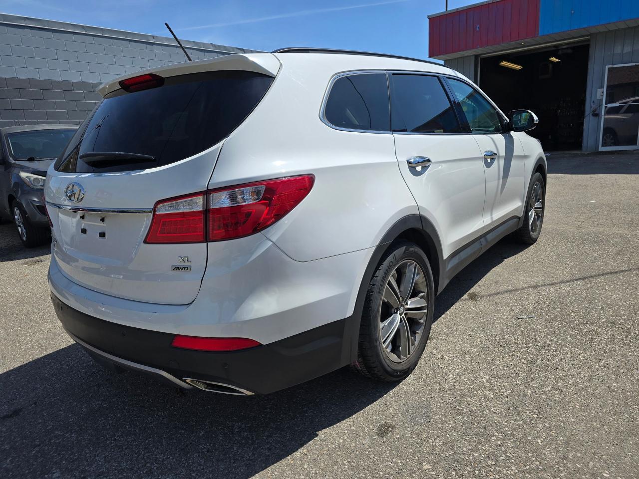 2015 Hyundai Santa Fe XL LIMITED - Photo #11