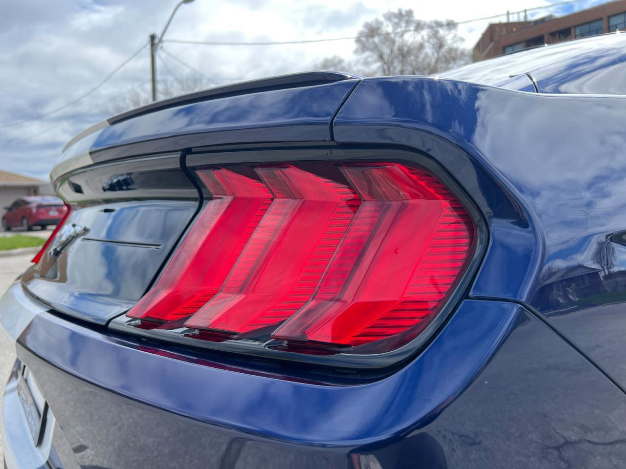 2019 Ford Mustang ECOBOOST COUPE - Photo #7