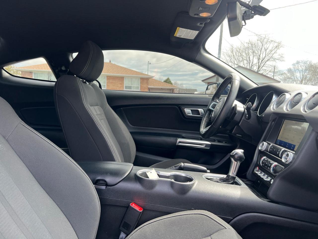 2019 Ford Mustang ECOBOOST COUPE - Photo #18
