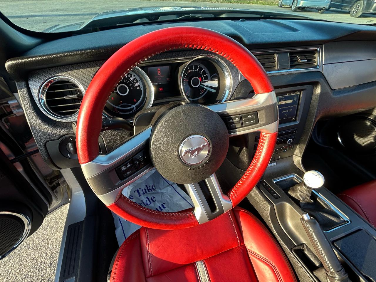 2013 Ford Mustang 2dr Conv GT, Only 69700 km - Photo #41