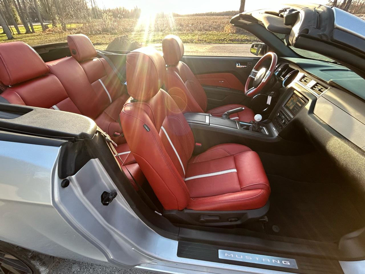 2013 Ford Mustang 2dr Conv GT, Only 69700 km - Photo #39