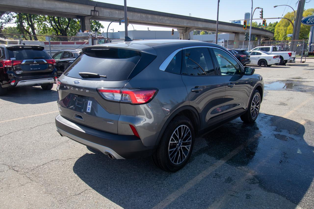 2022 Ford Escape SE Plug-In Hybrid FWD Photo5