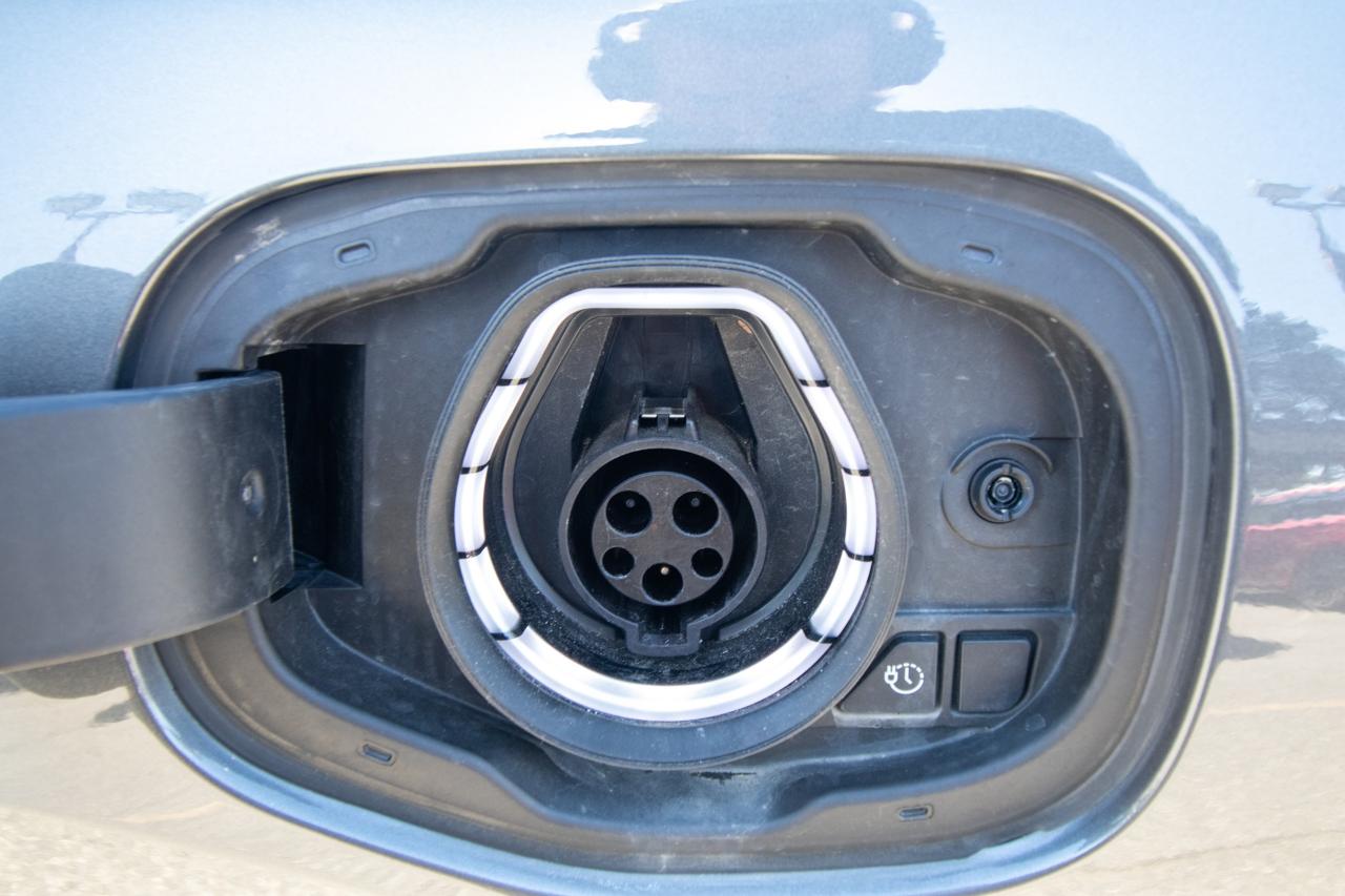 2022 Ford Escape SE Plug-In Hybrid FWD Photo5