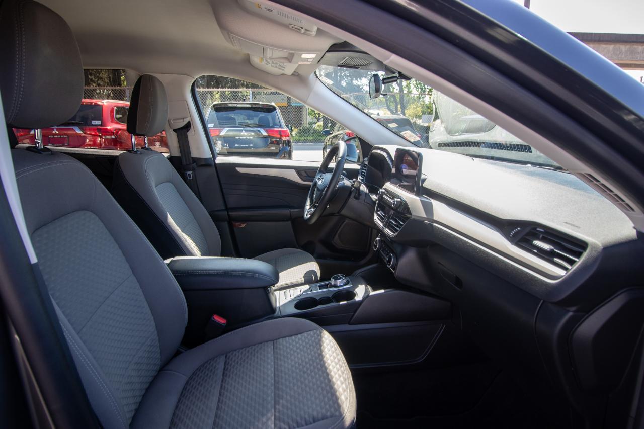 2022 Ford Escape SE Plug-In Hybrid FWD Photo5