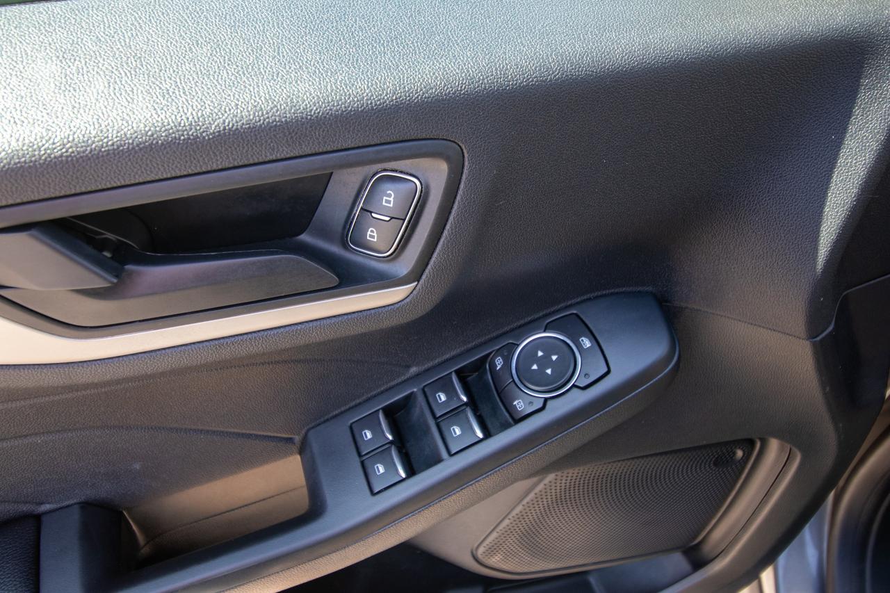 2022 Ford Escape SE Plug-In Hybrid FWD Photo5