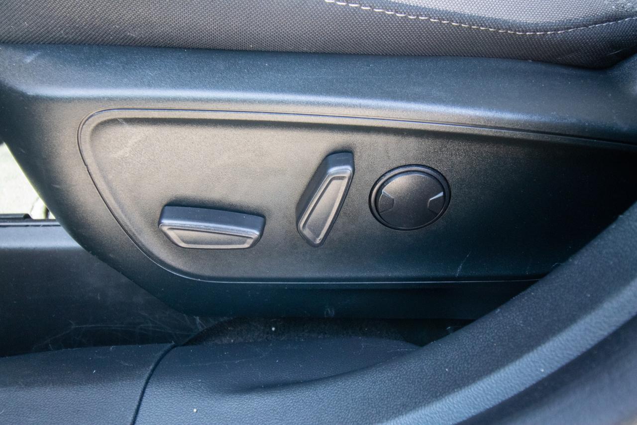 2022 Ford Escape SE Plug-In Hybrid FWD Photo5
