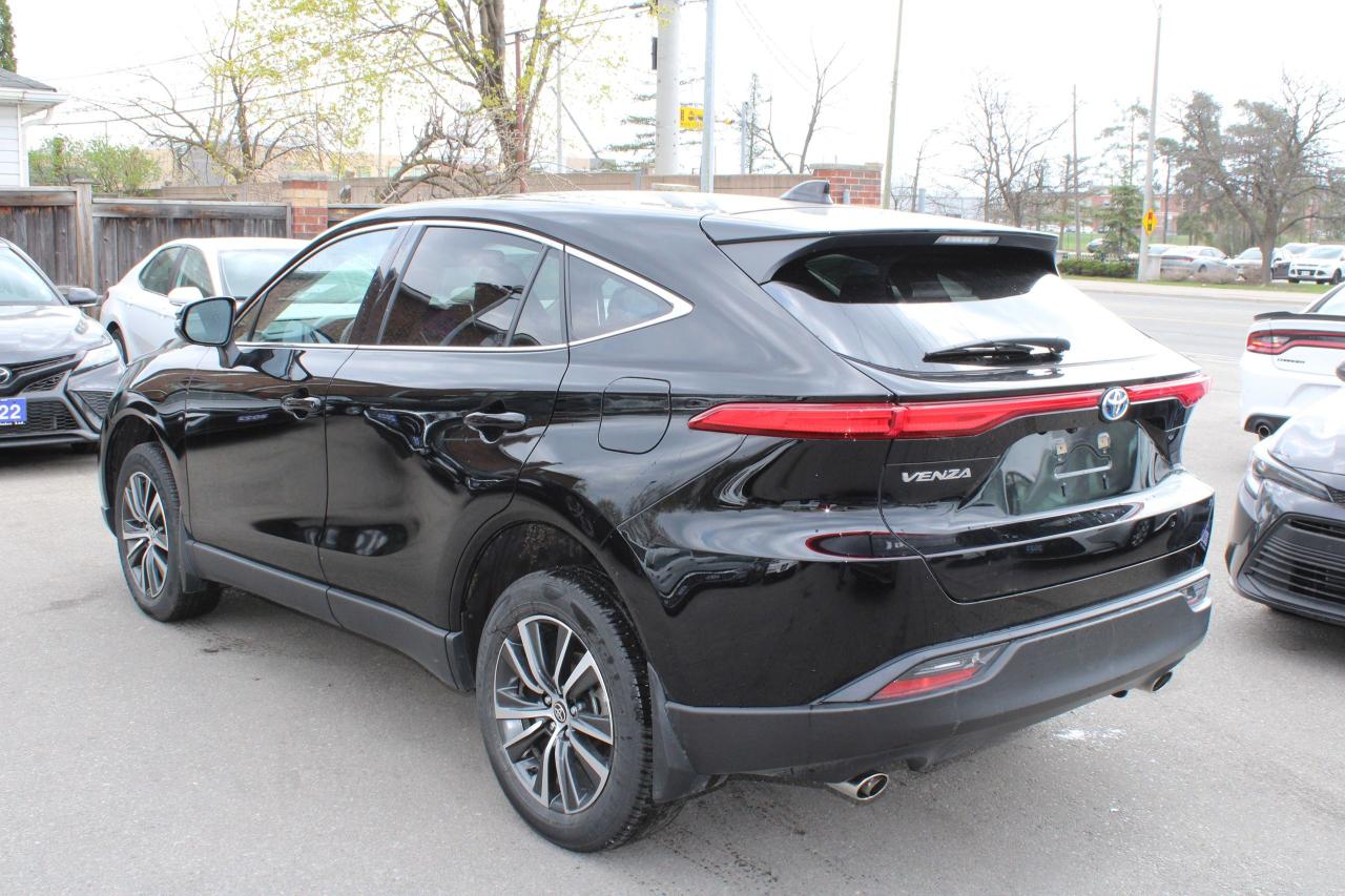 2024 Toyota Venza LE AWD hybrid - Photo #2