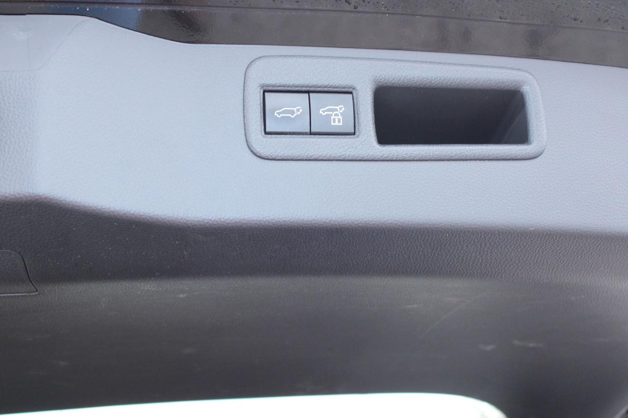 2024 Toyota Venza LE AWD hybrid - Photo #8