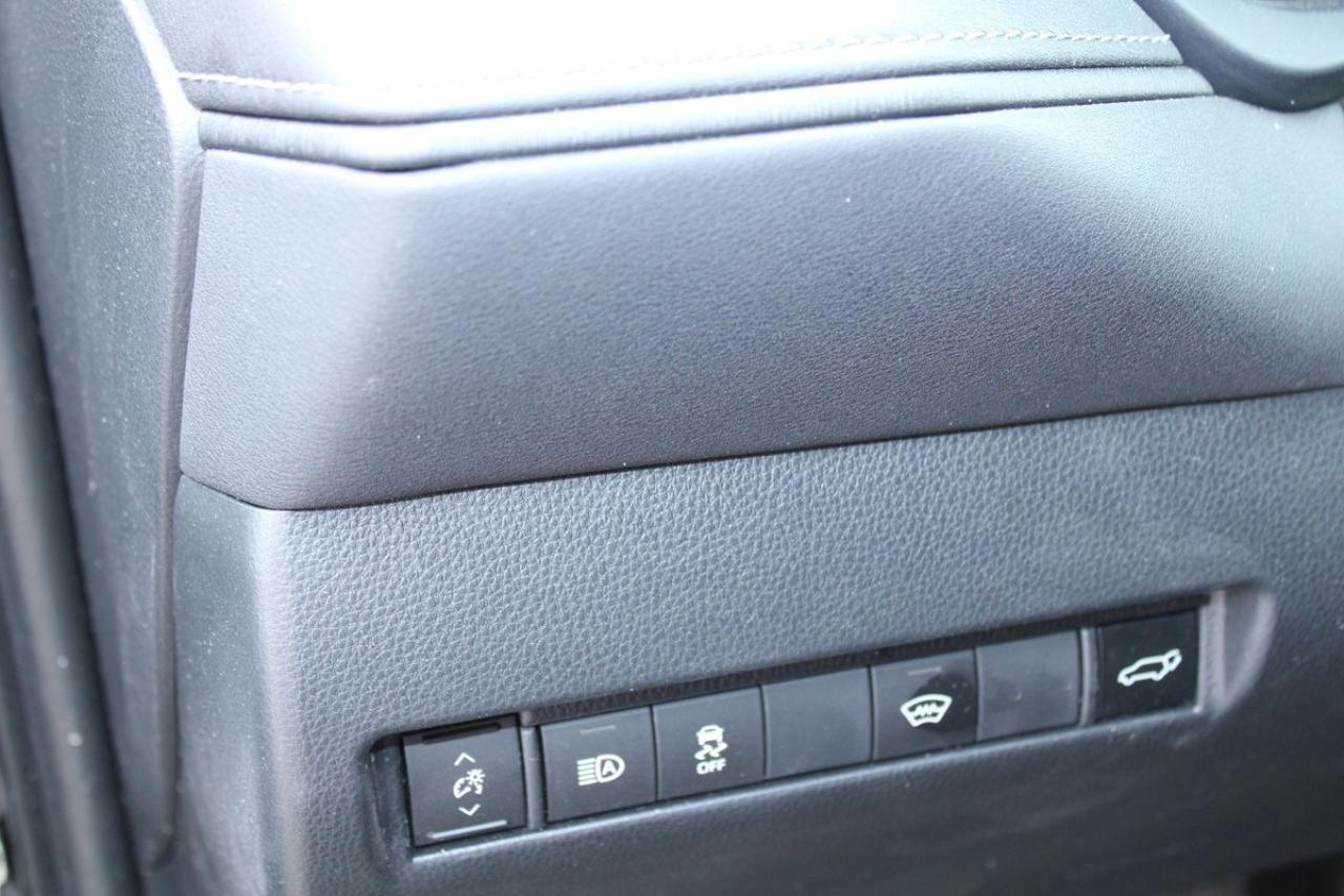 2024 Toyota Venza LE - Photo #32