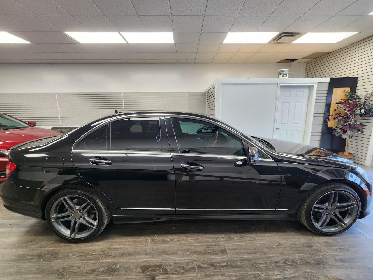 2011 Mercedes-Benz C-Class C 350 - Photo #5