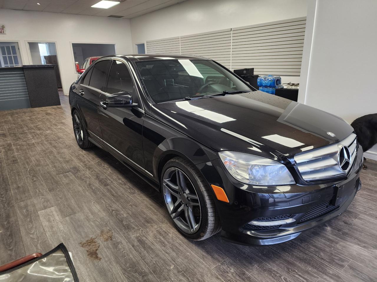 2011 Mercedes-Benz C-Class C 350 - Photo #3