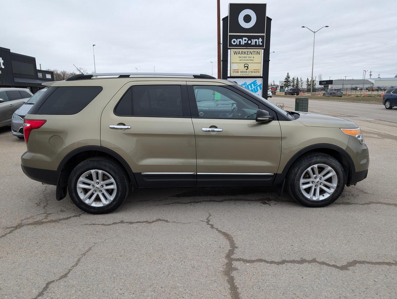 2013 Ford Explorer XLT | Leather | Tow Pkg | Back up Camera - Photo #3