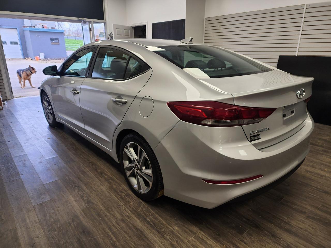 2017 Hyundai Elantra SE - Photo #6