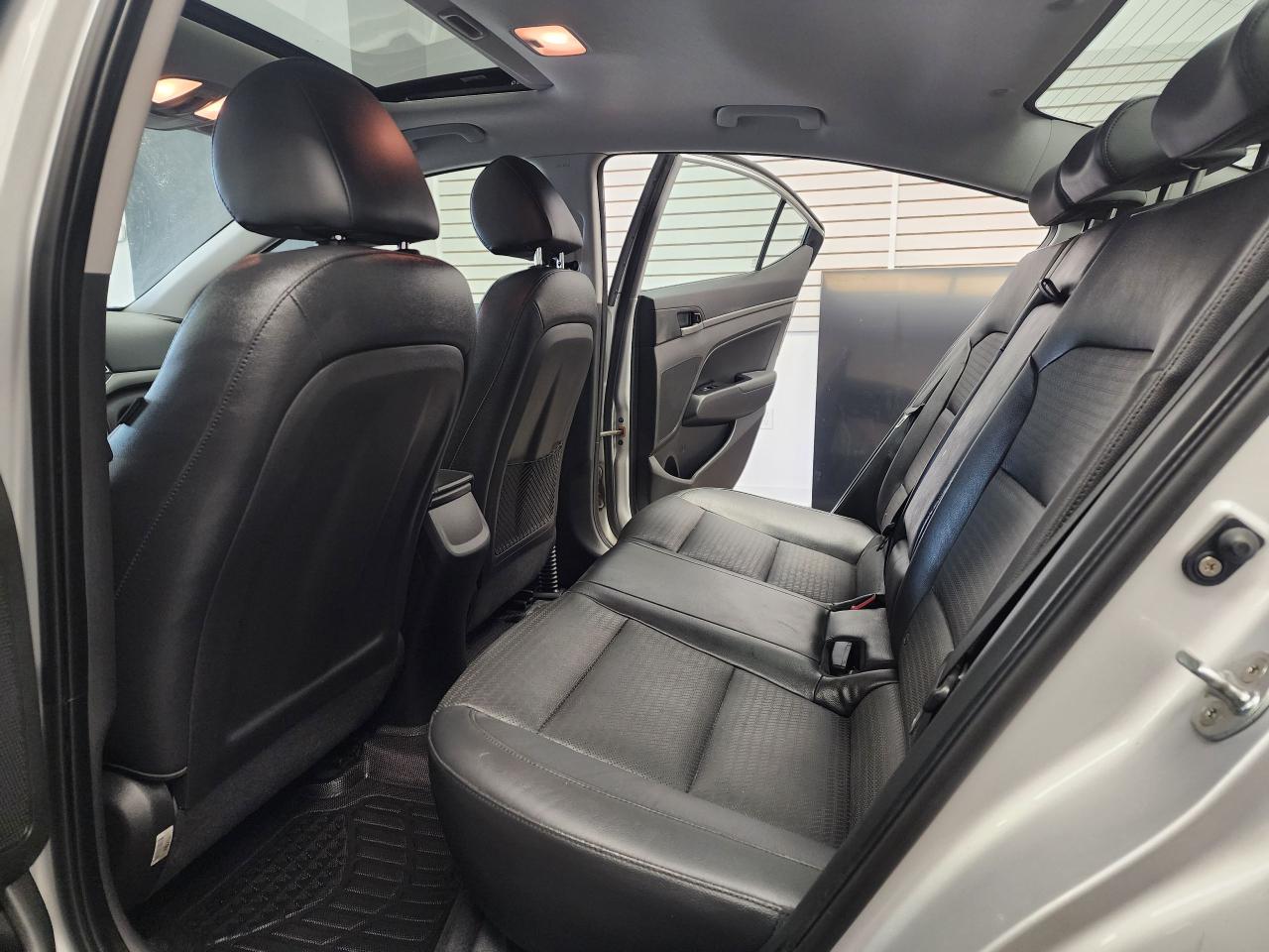 2017 Hyundai Elantra SE - Photo #10