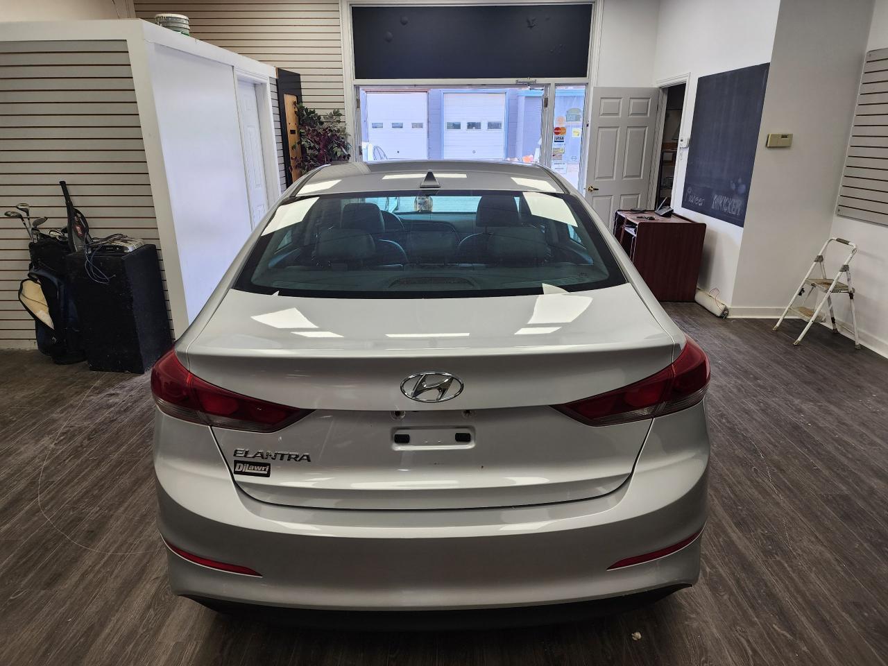 2017 Hyundai Elantra SE - Photo #7