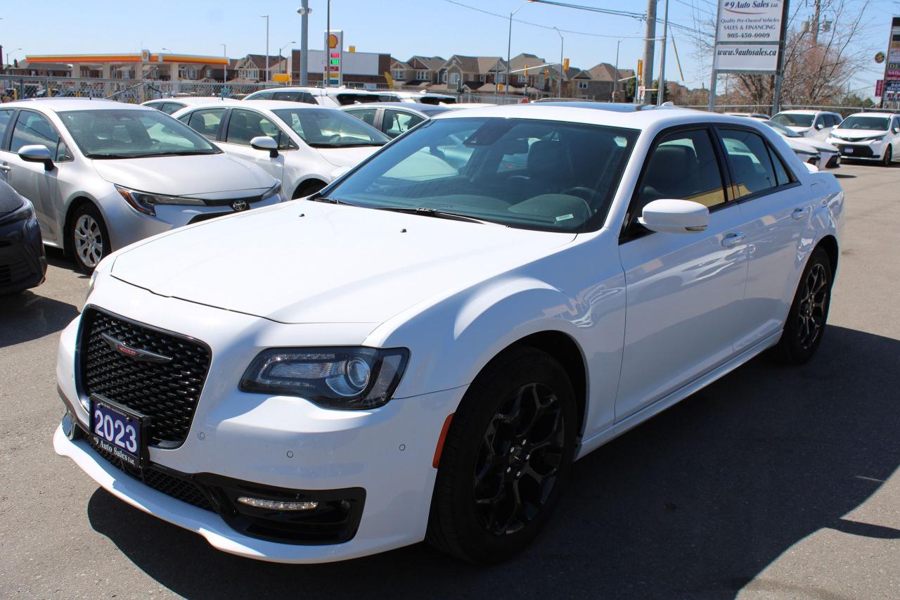 2023 Chrysler 300 300S - Photo #4