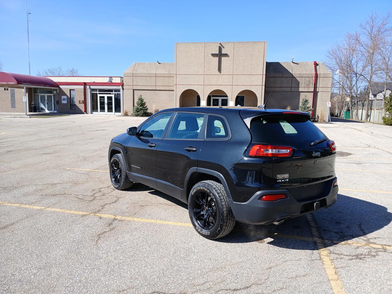 2014 Jeep Cherokee Sport - Photo #6