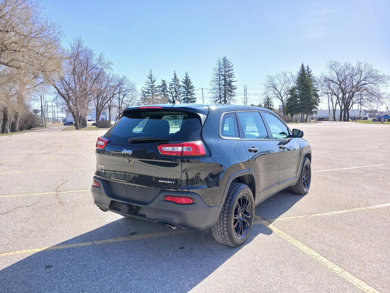 2014 Jeep Cherokee Sport - Photo #8