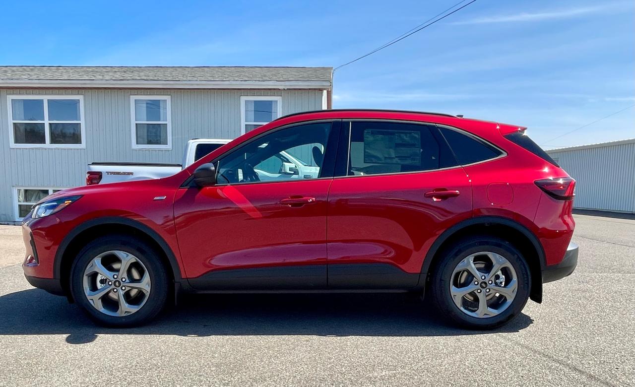 2025 Ford Escape ST-Line AWD Photo5