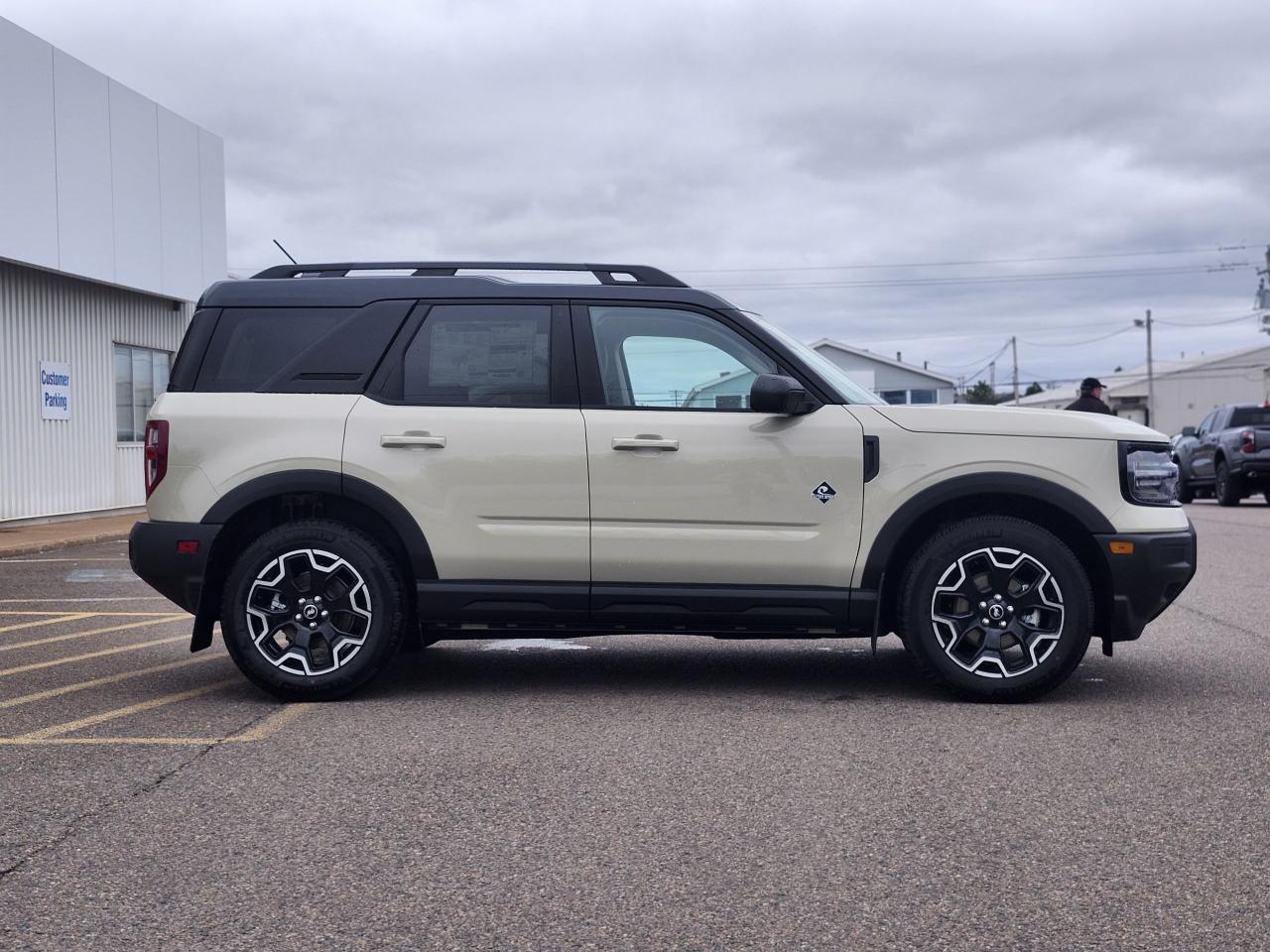 2025 Ford Bronco Sport Outer Banks 4X4 Photo3