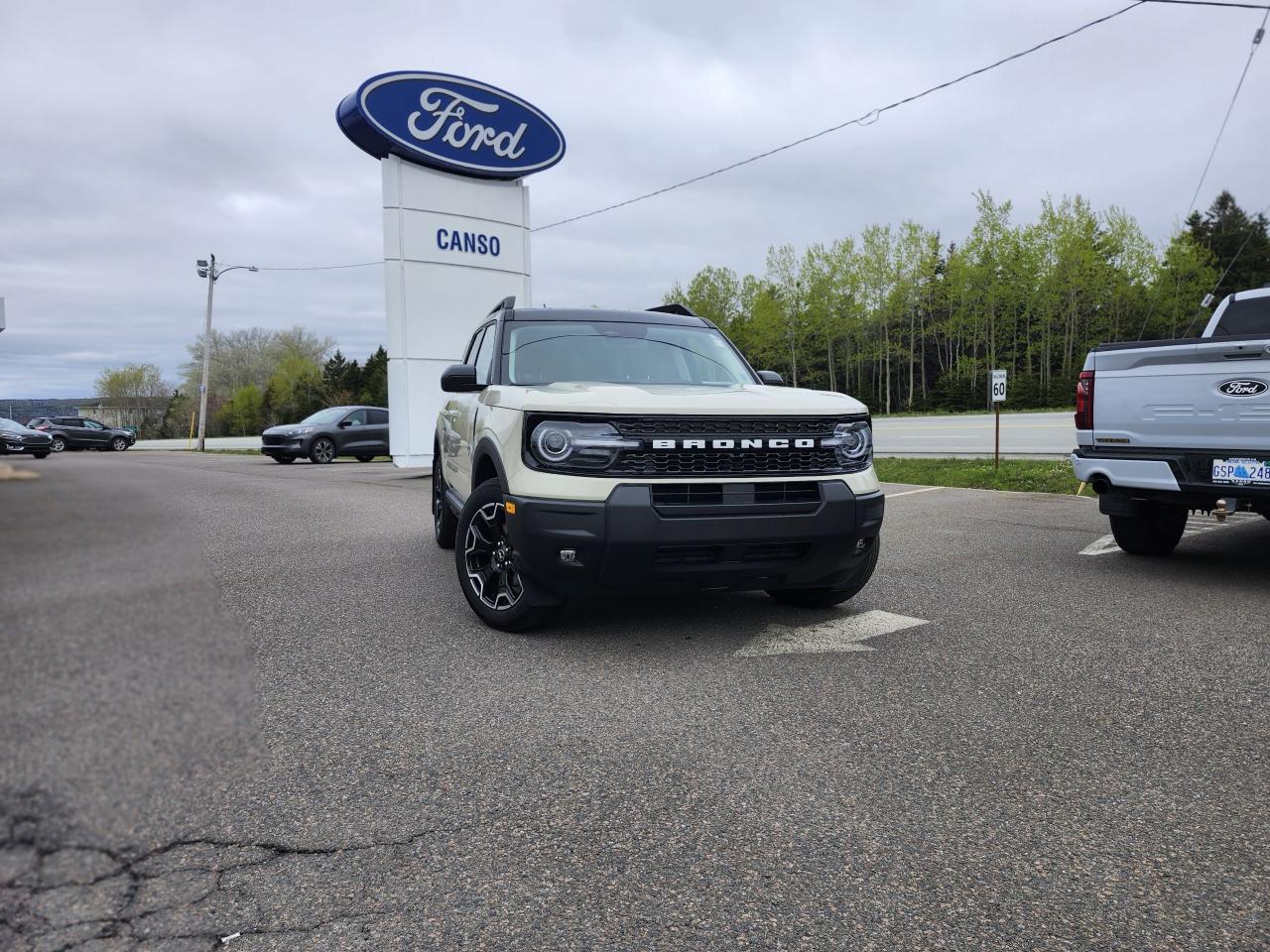 2025 Ford Bronco Sport Outer Banks 4X4 Photo0