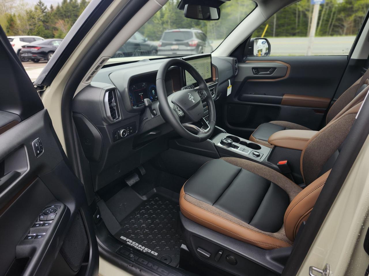 2025 Ford Bronco Sport Outer Banks 4X4 Photo5