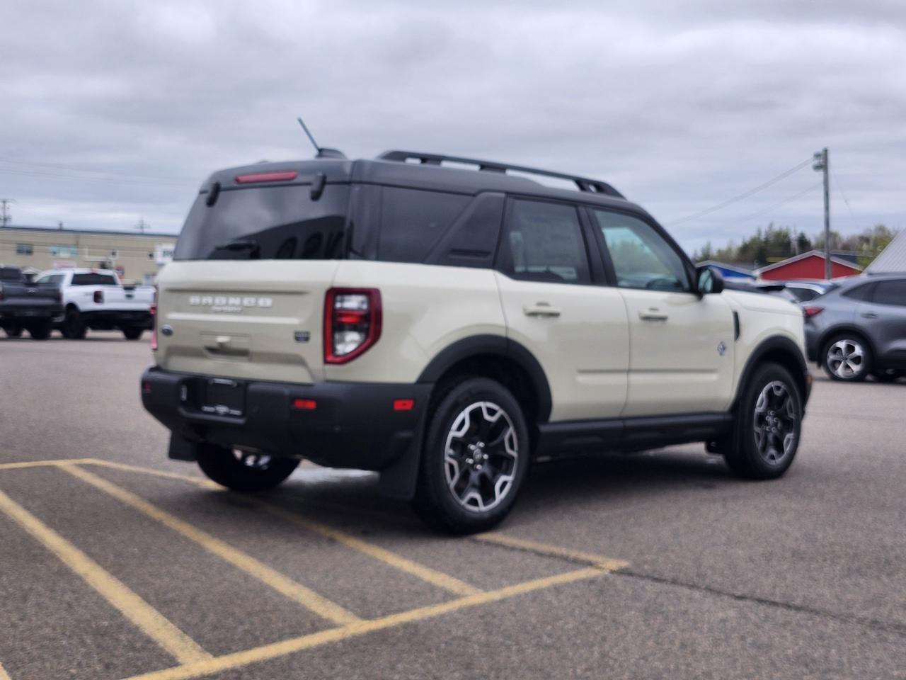 2025 Ford Bronco Sport Outer Banks 4X4 Photo4