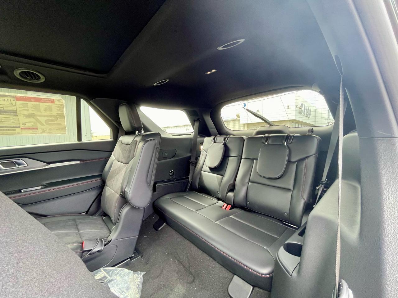 2025 Ford Explorer ST 4WD Photo5