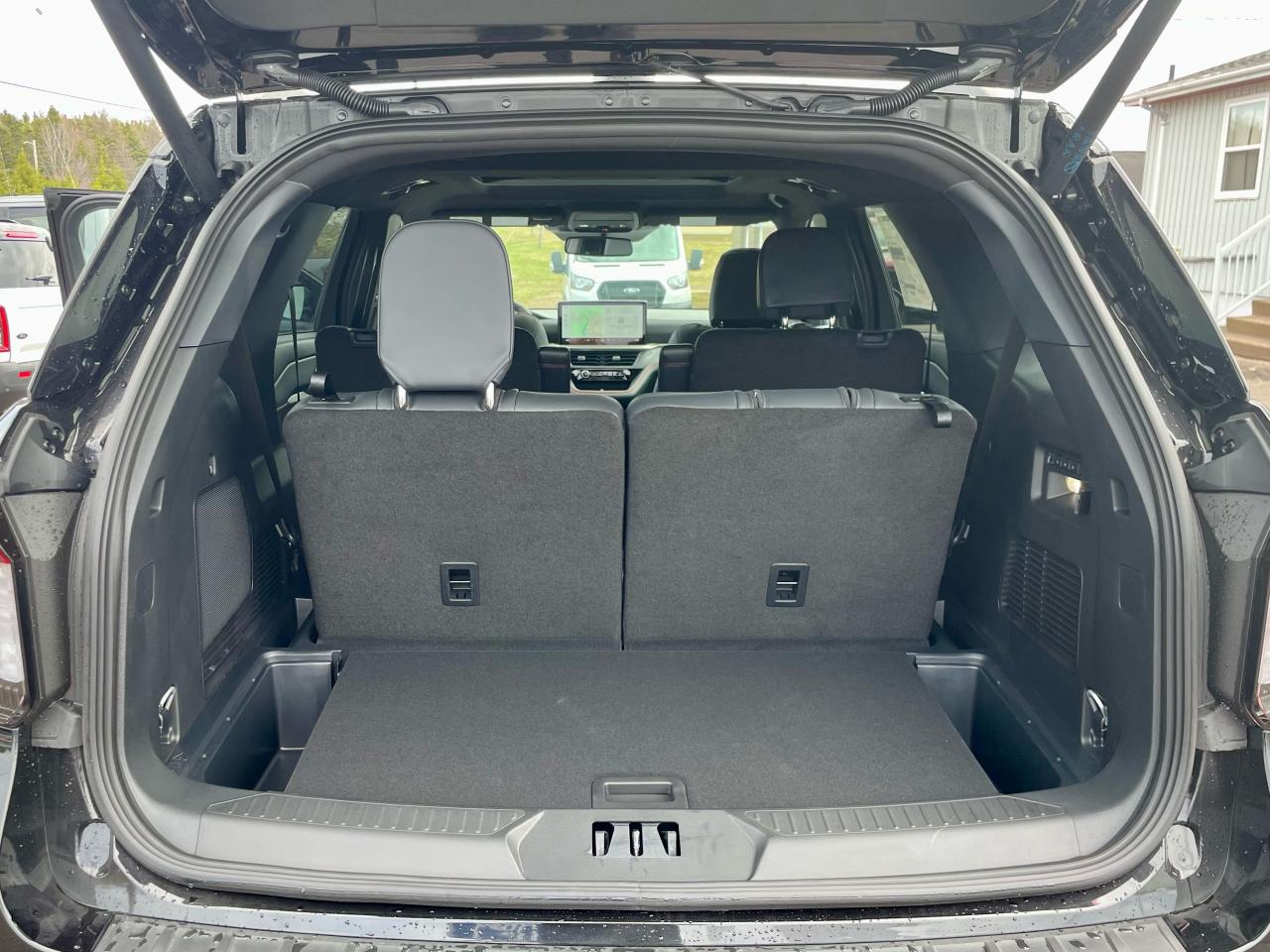 2025 Ford Explorer ST 4WD Photo5
