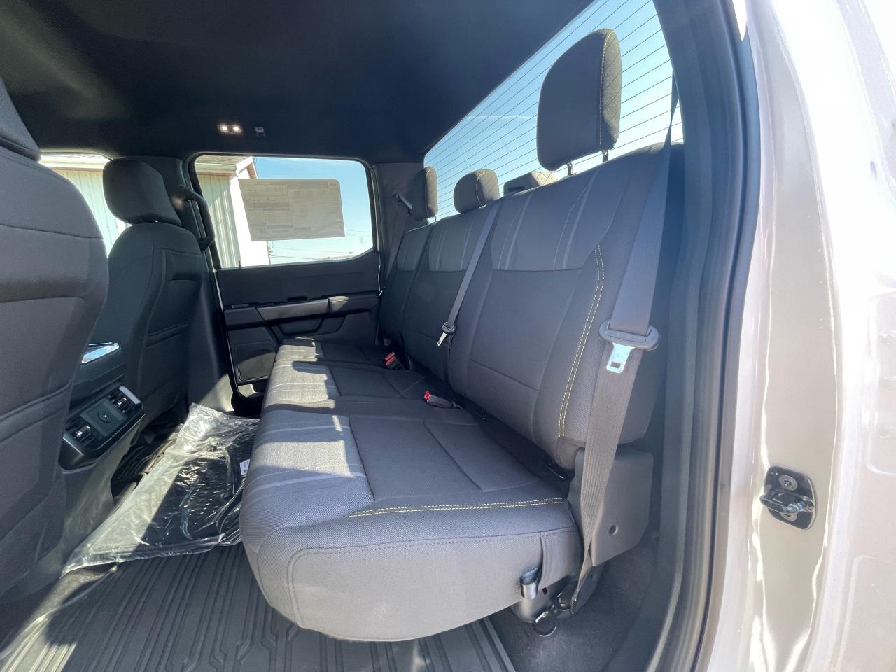 2025 Ford F-150 STX 4WD SuperCrew 5.5' Box Photo5
