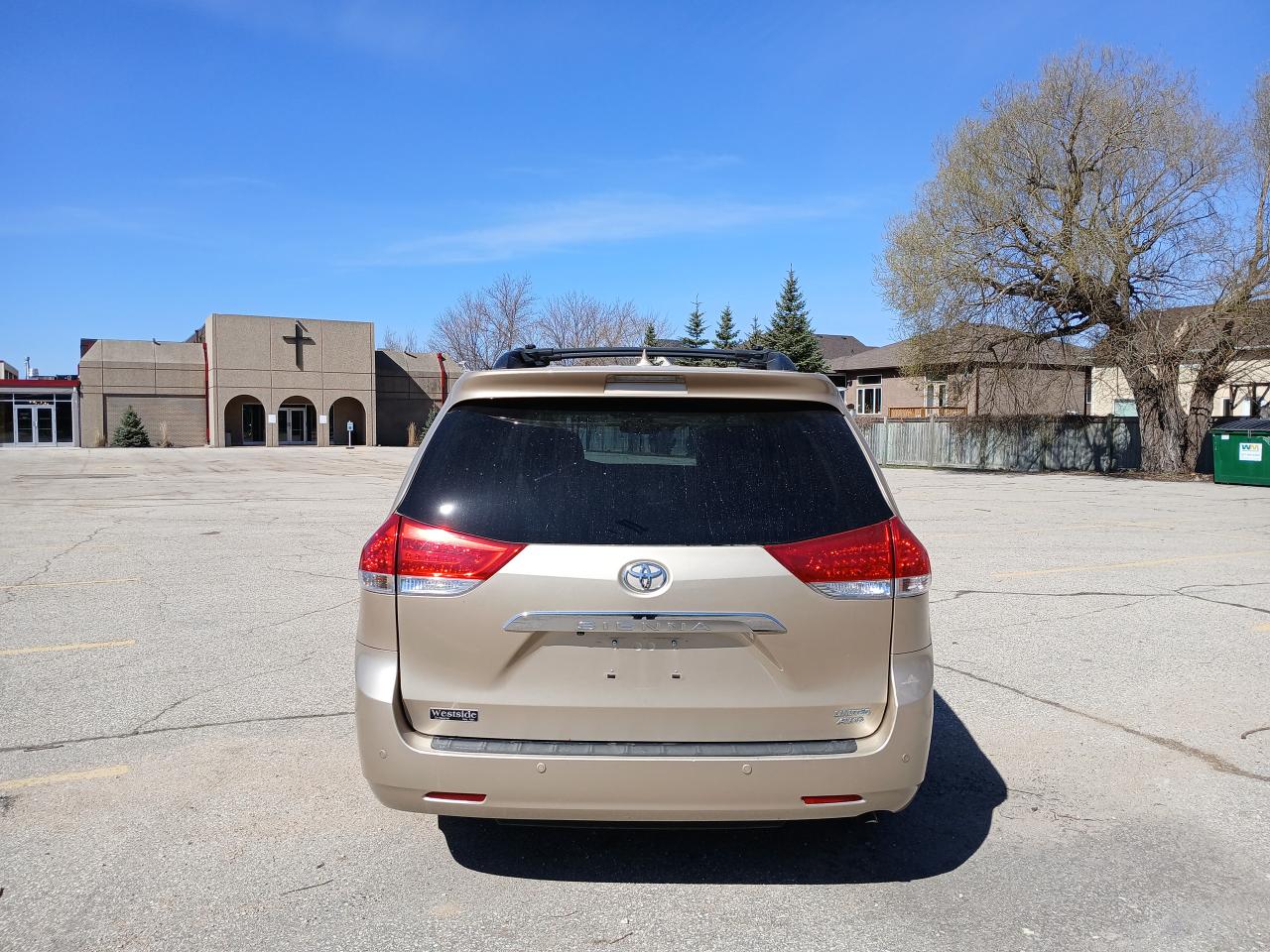 2011 Toyota Sienna LIMITED - Photo #6