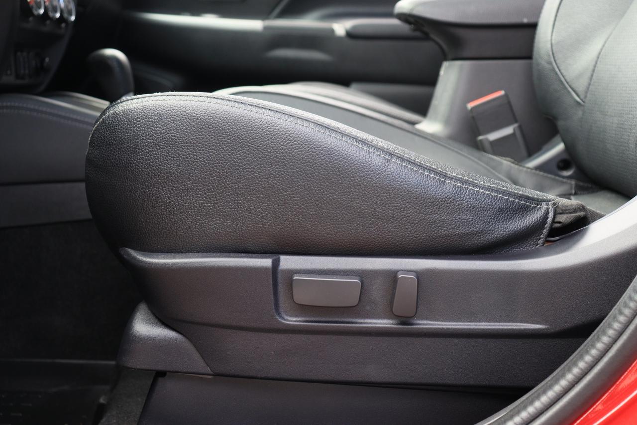 2018 Mitsubishi RVR SE LTD | AWD | Leather | Pano Glass | Cam & More! Photo29