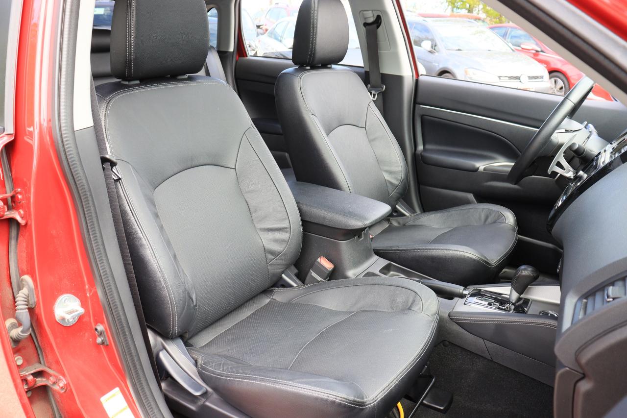 2018 Mitsubishi RVR SE LTD | AWD | Leather | Pano Glass | Cam & More! Photo34