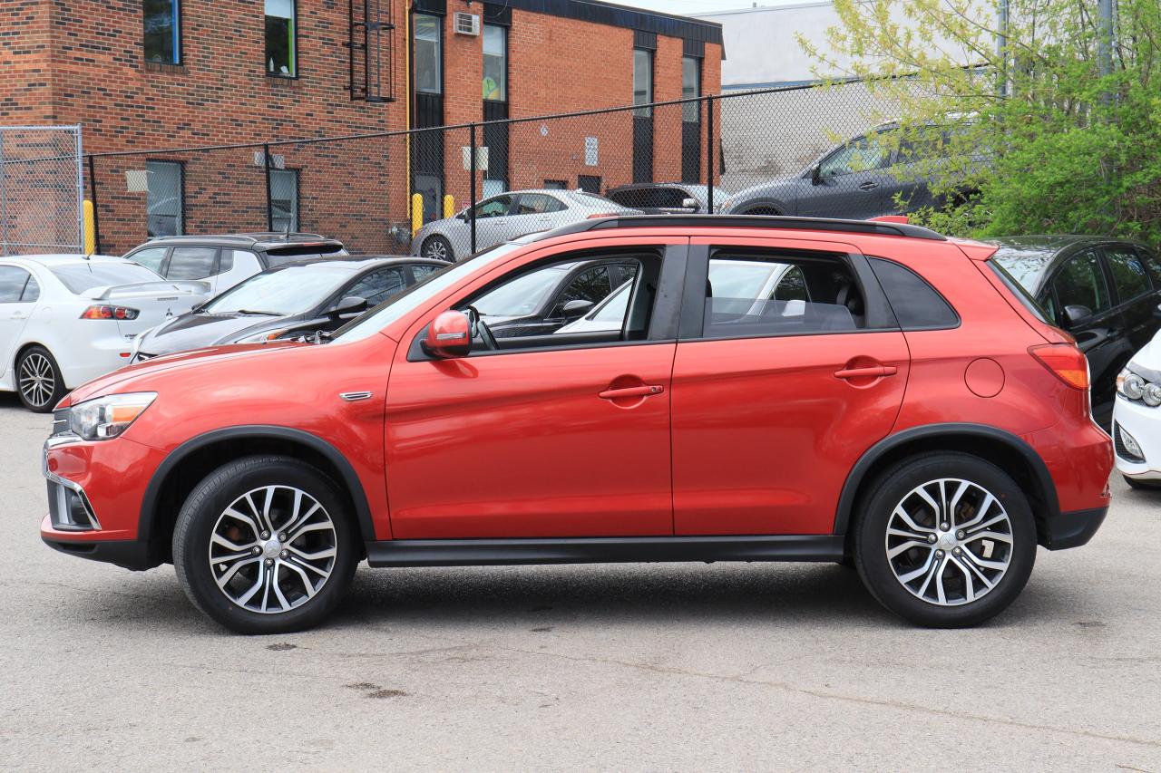 2018 Mitsubishi RVR SE LTD | AWD | Leather | Pano Glass | Cam & More! Photo45