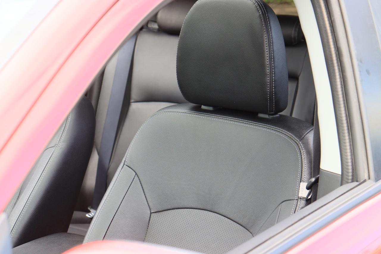2018 Mitsubishi RVR SE LTD | AWD | Leather | Pano Glass | Cam & More! Photo55
