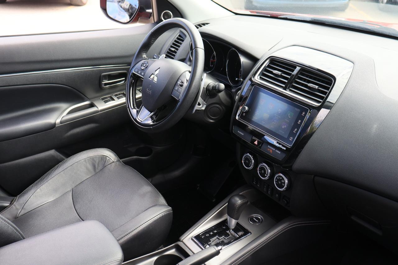 2018 Mitsubishi RVR SE LTD | AWD | Leather | Pano Glass | Cam & More! Photo35