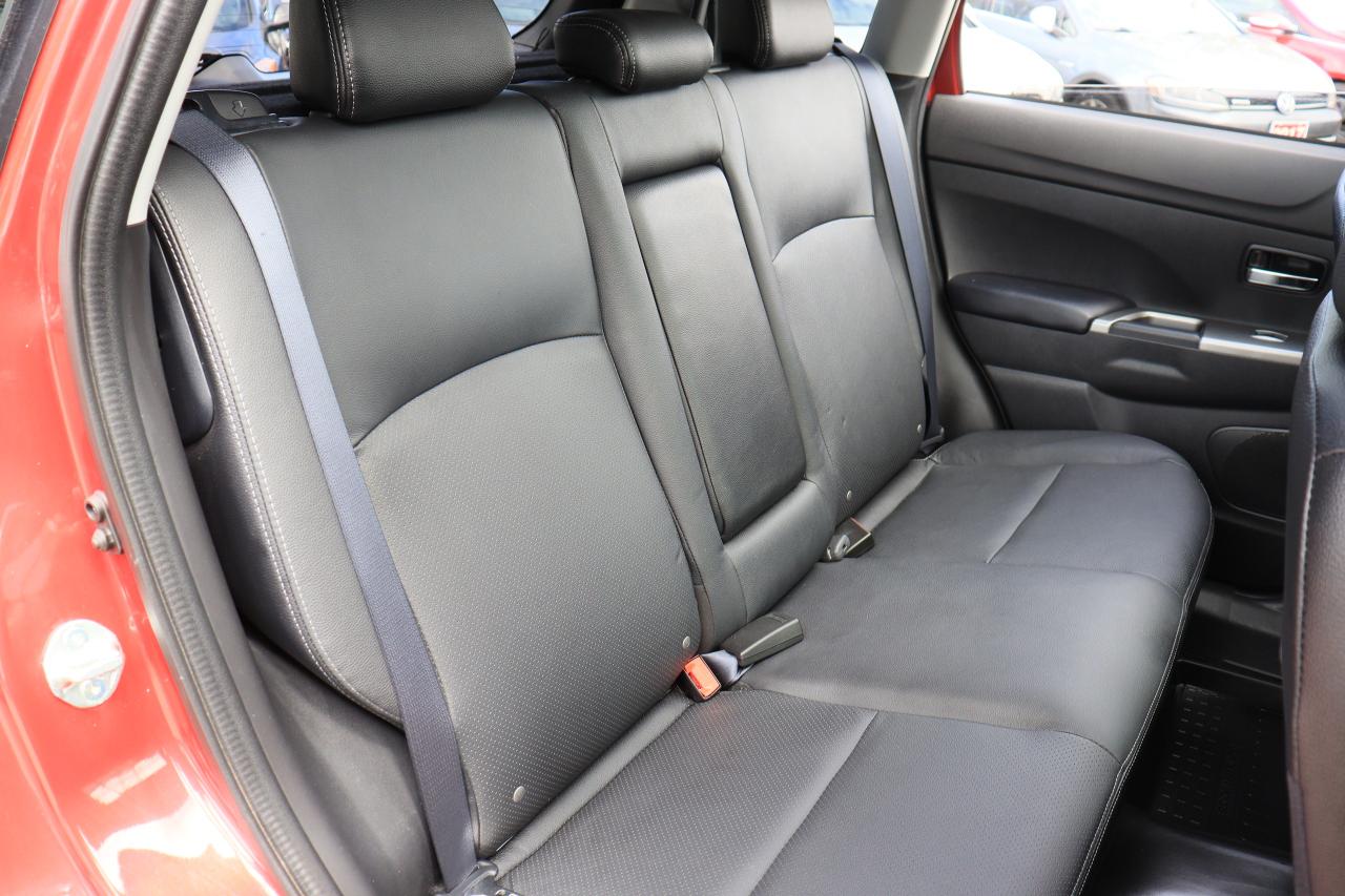 2018 Mitsubishi RVR SE LTD | AWD | Leather | Pano Glass | Cam & More! Photo72