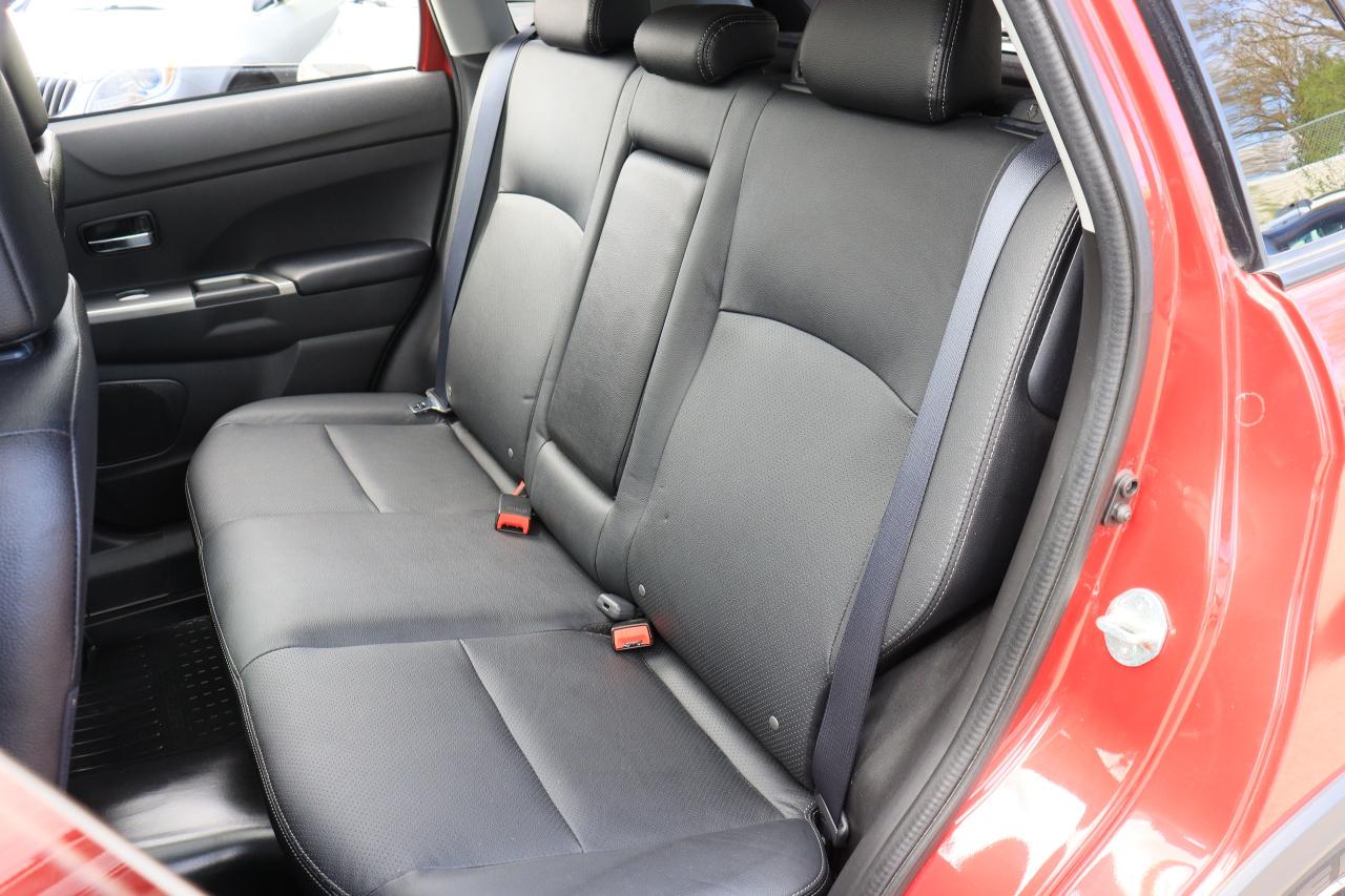 2018 Mitsubishi RVR SE LTD | AWD | Leather | Pano Glass | Cam & More! Photo69